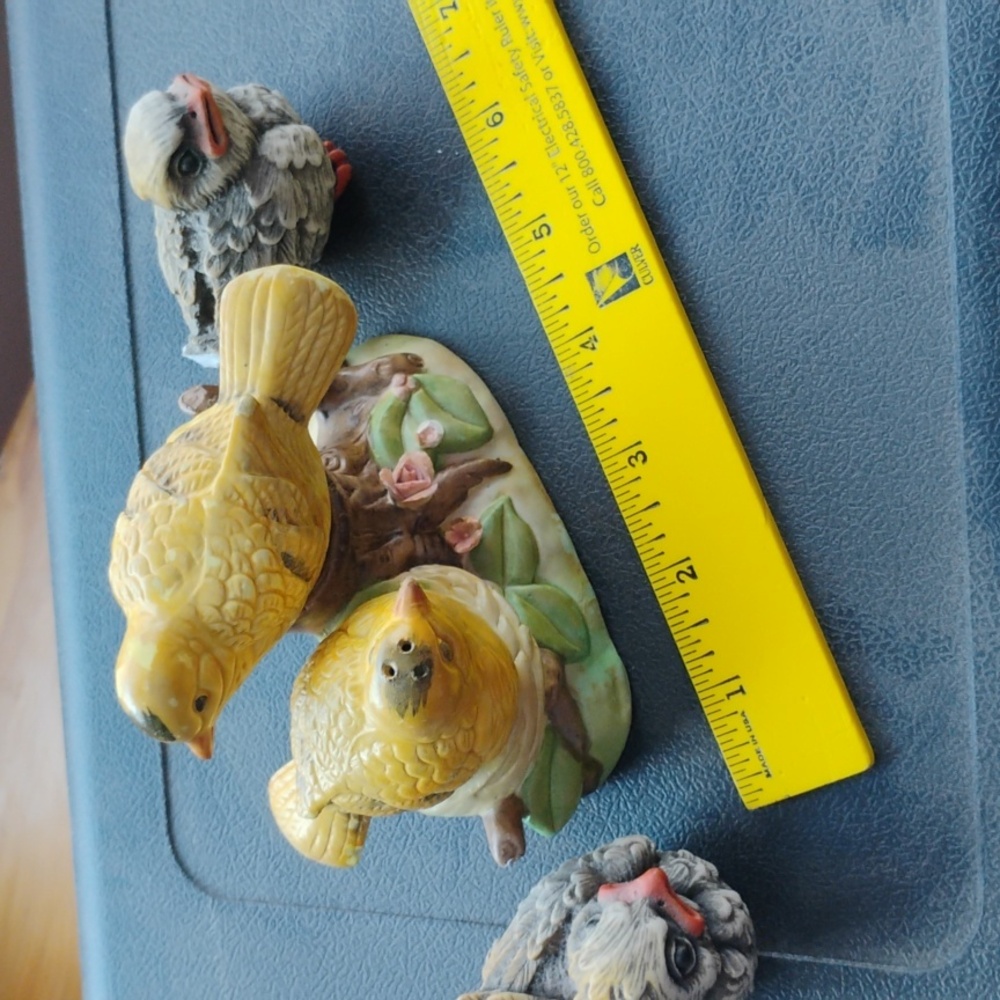MCM ROYAL CROWN YELLOW FINCHES on NEST 50’s Salt & Pepper Shakers NPLVC